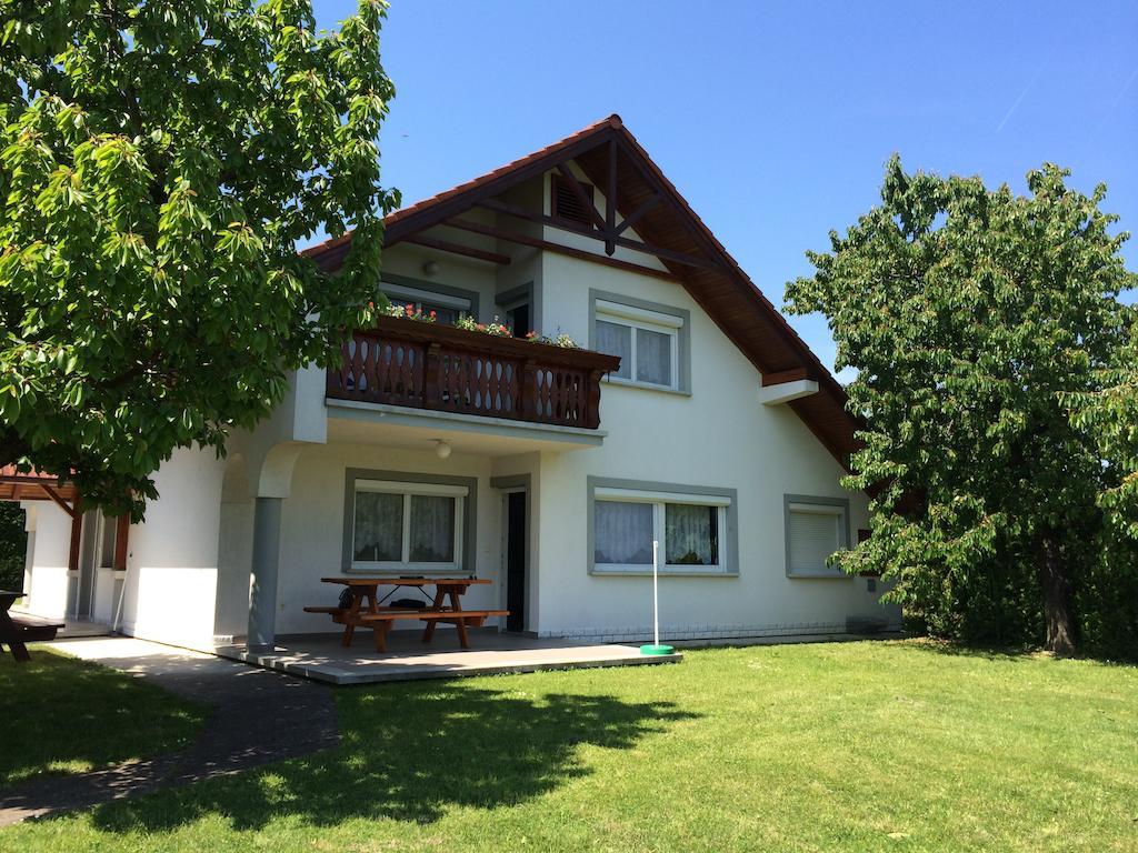 Frankie Holiday Apartment Ii. Balatongyörök Exterior foto